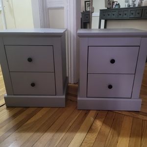Two nightstand/ Color: Smokey